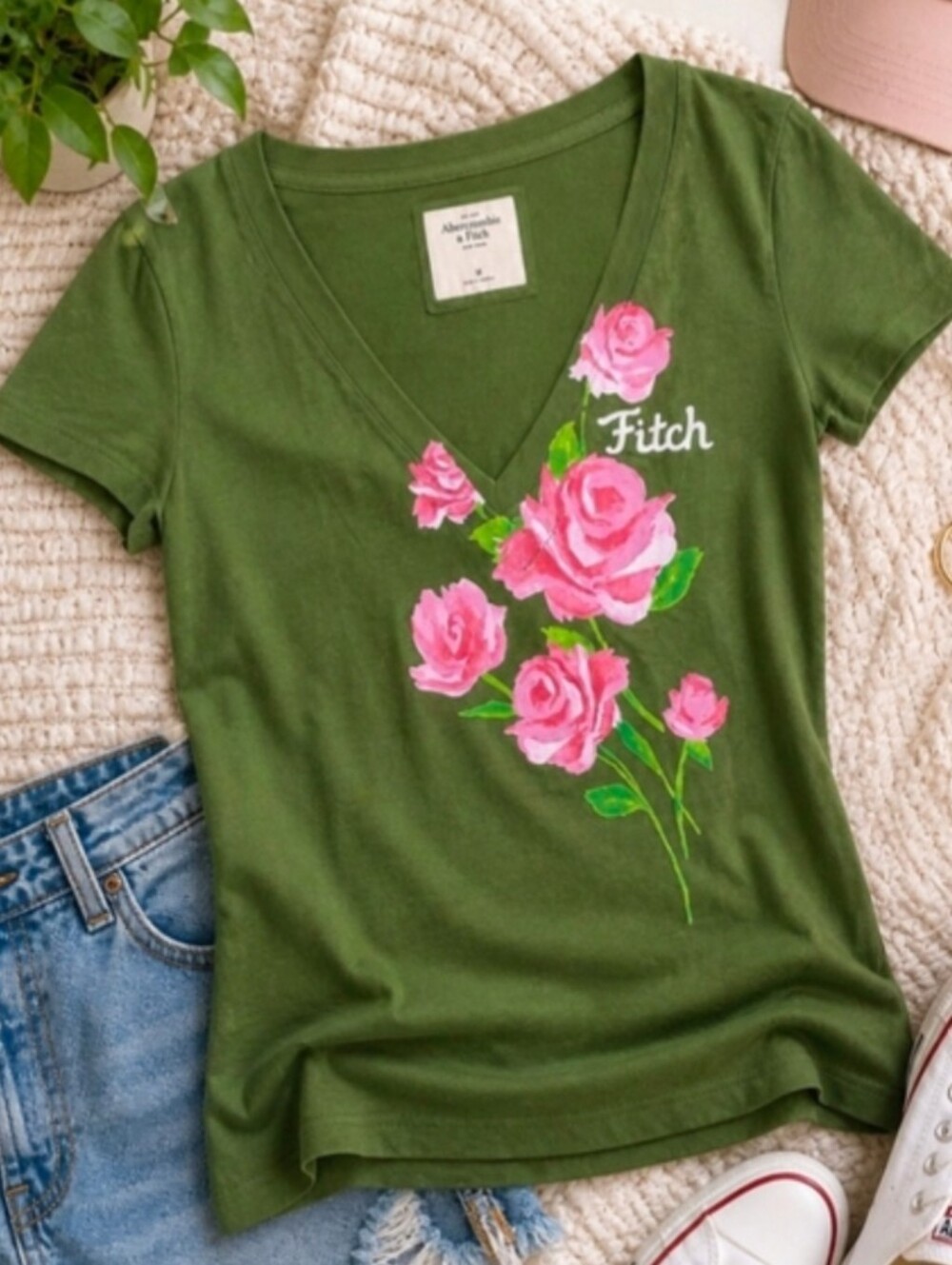 Abercrombie & Fitch | Medium | NWOT (partial size sticker) | Green & Pink 🌸🌿